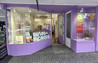 Prime retail location on Devon St hill