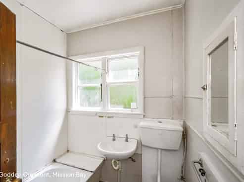 12 Godden Cresent, Orakei