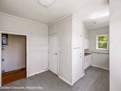 12 Godden Cresent, Orakei