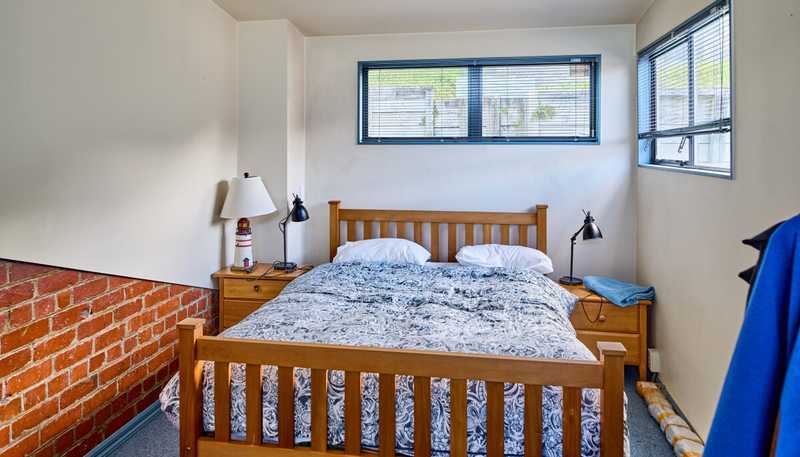 233-243 Thorndon Quay, Pipitea