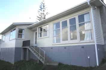 8 Mcquarrie Avenue, Manurewa