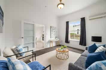 31B Hall Street, Newtown