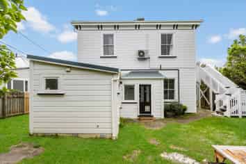 31B Hall Street, Newtown