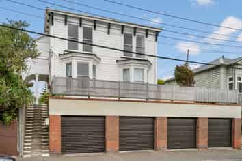 31B Hall Street, Newtown