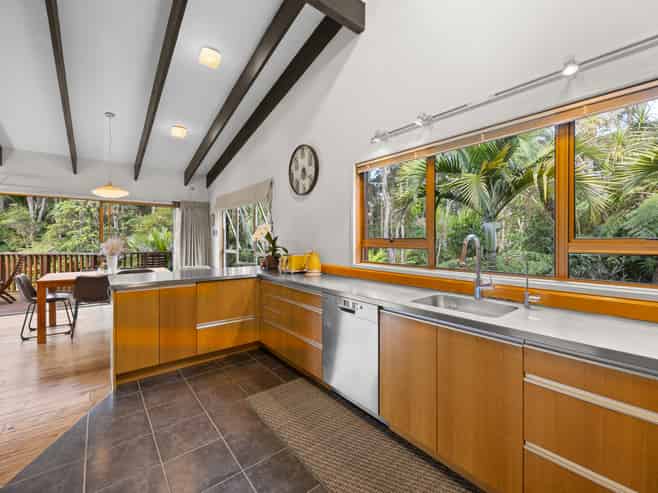 21 Opanuku Road, Henderson Valley