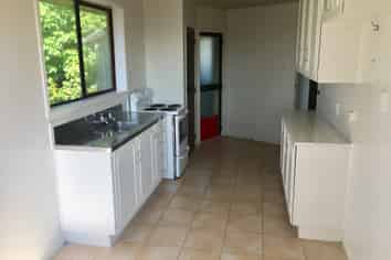 15 Olena Avenue, Sunnyhills