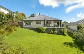 18 Crabb Fields Lane, Riverhead