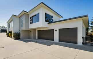 60 Karewa Parade, Papamoa