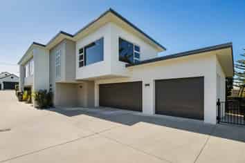 60 Karewa Parade, Papamoa