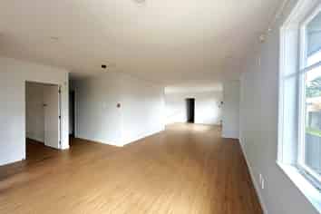 PROFESSIONAL DWELLING ON LINCOLN ROAD
