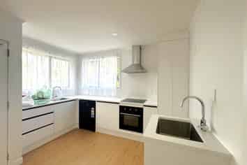 PROFESSIONAL DWELLING ON LINCOLN ROAD
