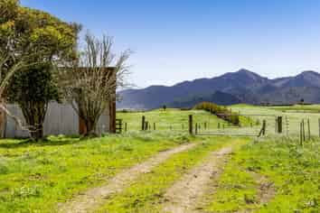 165 Oxford Road, Okato