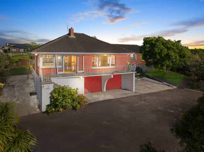 61 Dixon Road, Glenview