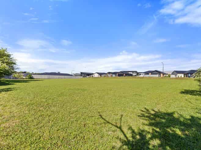 61 Dixon Road, Glenview