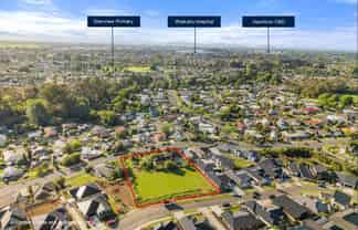 61 Dixon Road, Glenview