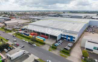 Large Airport Standalone | 7,900sqm Warehouse