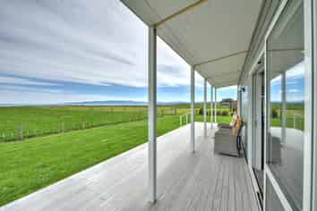 5 Surrey Street, Orepuki