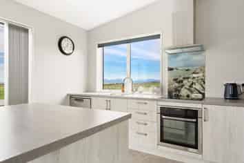 5 Surrey Street, Orepuki