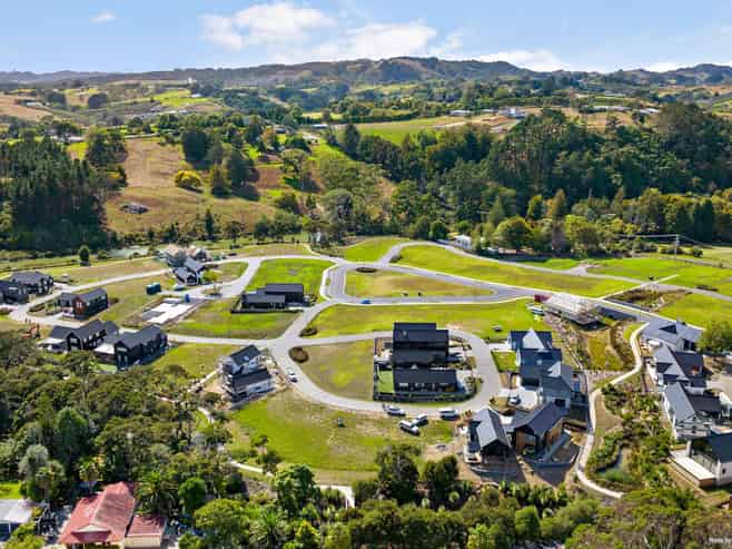 8 Hirere Road, Whitford