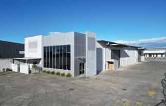 For Sale by Auction:  A-Grade industrial warehouse