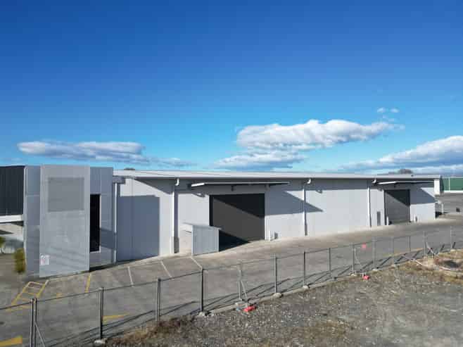 Auction:  Wide span industrial warehouse