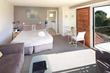 1B/3-7 Fourth Avenue, Onetangi