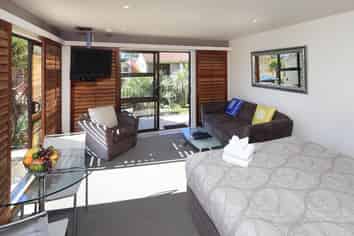 1B/3-7 Fourth Avenue, Onetangi