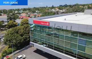 Greenlane Central Office 266m2 with car parks