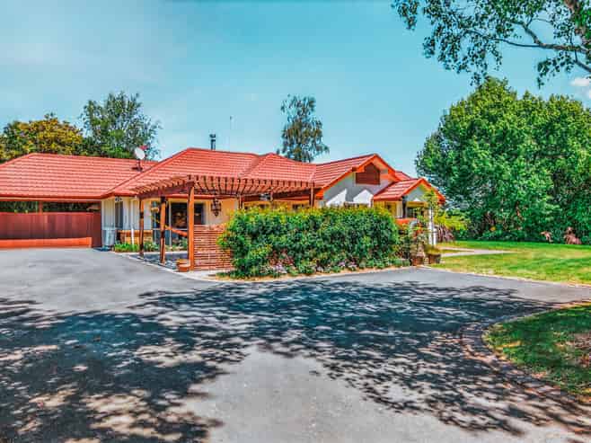 1637A State Highway 30, Horohoro