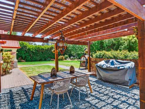 1637A State Highway 30, Horohoro