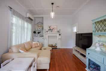 707 Frederick Street, Mahora