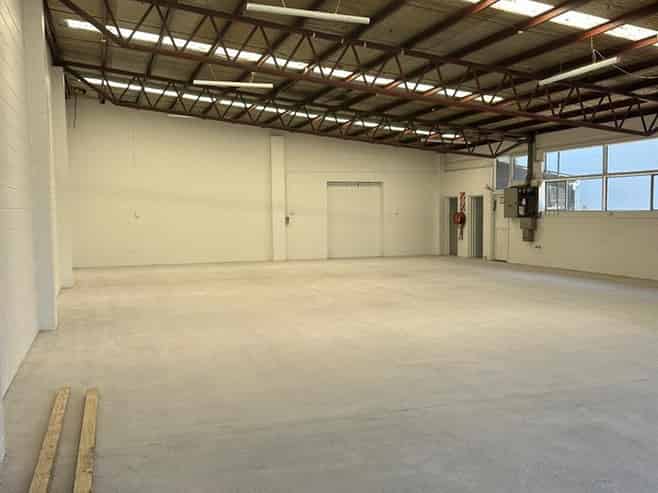 CBRE | Refurbished Warehouse + Yard