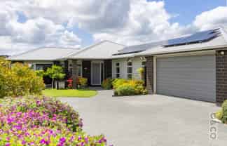 96 Pohutukawa Parade, Riverhead