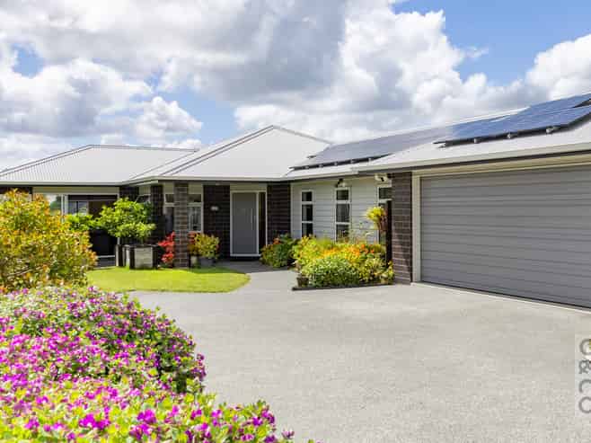 96 Pohutukawa Parade, Riverhead
