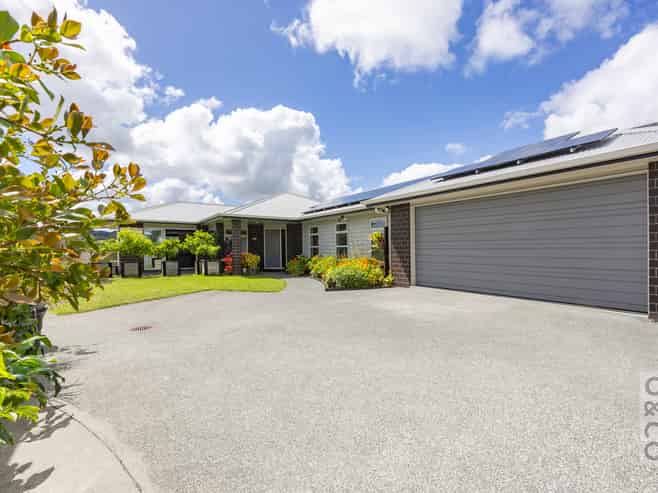 96 Pohutukawa Parade, Riverhead