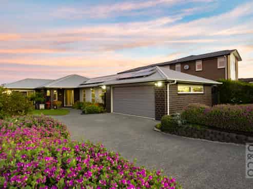 96 Pohutukawa Parade, Riverhead