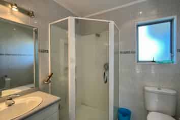 1/27 Leicester Parade, Somerville