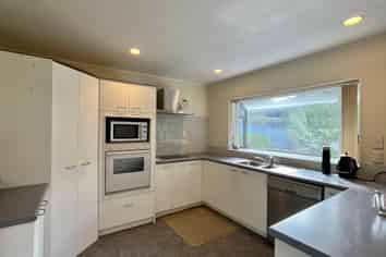 1/27 Leicester Parade, Somerville