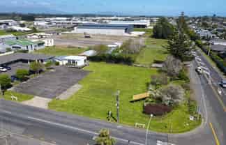 High Profile Site with Office & Plenty of Parking