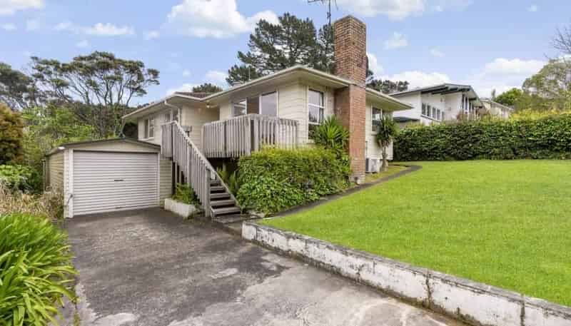 51 Easton Park Parade, Glenfield