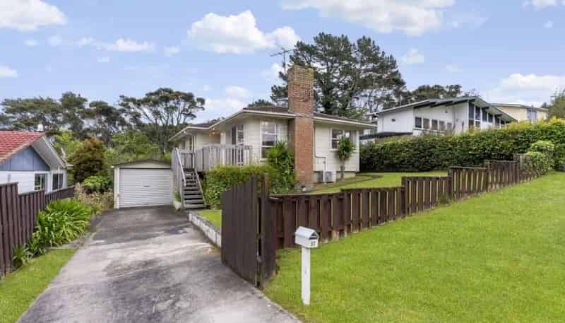 51 Easton Park Parade, Glenfield