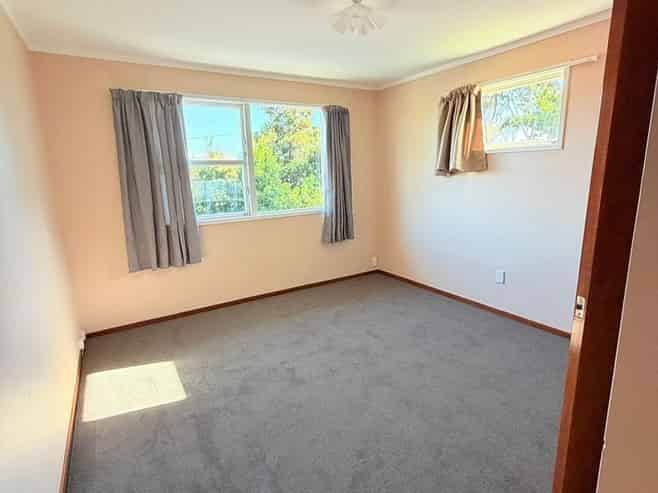 51 Easton Park Parade, Glenfield