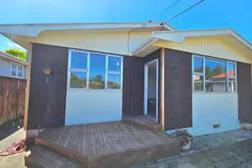 10 Lansdowne Crescent, Lansdowne