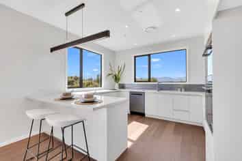 289 Bronte Road West, Mahana