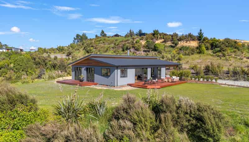 289 Bronte Road West, Mahana