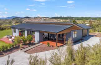 289 Bronte Road West, Mahana
