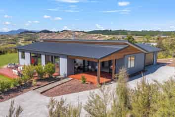 289 Bronte Road West, Mahana