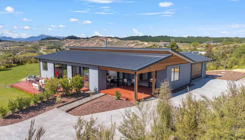 289 Bronte Road West, Mahana