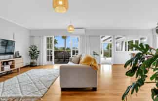 14 Brightside Road, Stanmore Bay