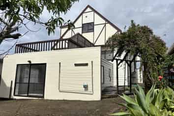 145 Arran Rd, Browns Bay